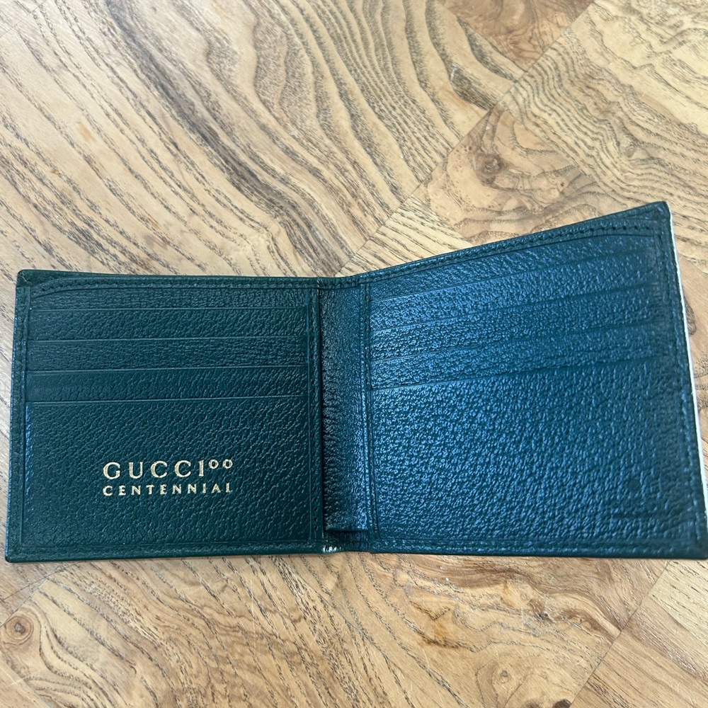 Gucci 100 wallet online receipt sent via message or email (box not included)